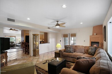 Family room 4627 E 10th St Tucson AZ