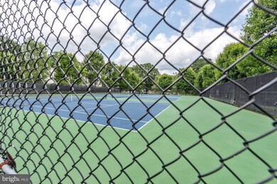 8110E Colony Point Rd unit 218, West Springfield, VA 22152 - photo 7