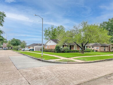12018 Kirknoll Dr, Houston, TX 77089 - photo 2