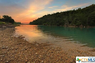 232 Friendship Oak Dr, San Marcos, TX 78666 - photo 6