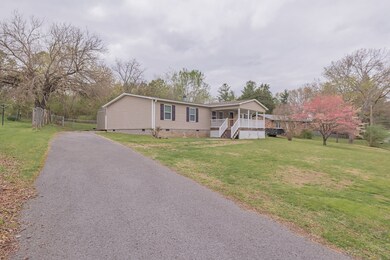149 Glenburg Dr, Manchester, TN 37355 - photo 2
