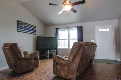 Laminate flooring and bright interiors