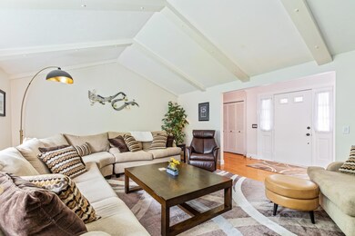 508 Cotuit Bay Dr, Cotuit, MA 02635 - photo 3