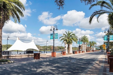 Take a nice stroll down Cranes Roost Park and soak in the tranquil ambience around the lake.