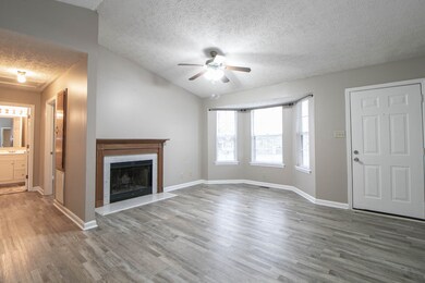 131 Lillian Dr, Oak Grove, KY 42262 - photo 4