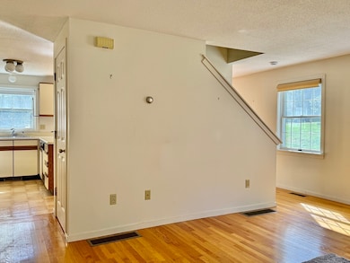 58 Laurel St unit B, Greenfield, MA 01301 - photo 5
