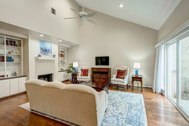 10133 Valley Forge Dr unit 36, Houston, TX 77042 - photo 5