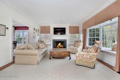 30 Hemlock Dr Greenwich CT-small-014-7-0