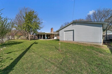 2004 Oneal St, Gainesville, TX 76240 - photo 6