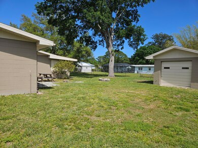 detach and side yard