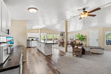 132 Marcy Loop Rd, Grants Pass, OR 97527 - photo 5