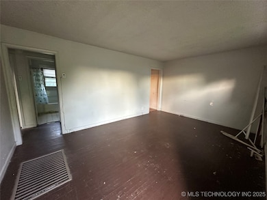 2320 W Easton Ct, Tulsa, OK 74127 - photo 3