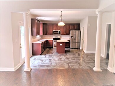 205 Wickersham Dr, Statesville, NC 28625 - photo 2