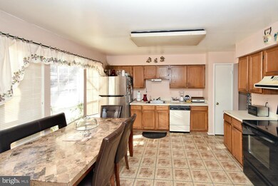 212 Manor Terrace, Hyattsville, MD 20785 - photo 4