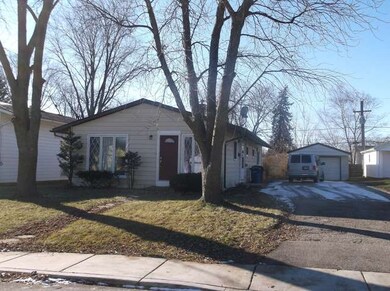 1008 Tacoma St, Carpentersville, IL 60110 - photo 2
