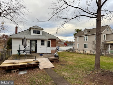 662 Spruce St, Pottstown, PA 19464 - photo 5