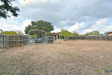 1274 E Common St, New Braunfels, TX 78130 - photo 7