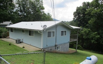 1057 Sky Hawk Mountain Rd, Hiawassee, GA 30546 - photo 2