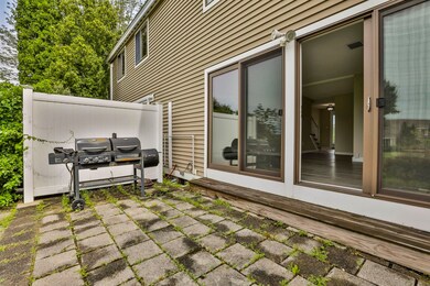 86 Pendleton Ln, Londonderry, NH 03053 - photo 4