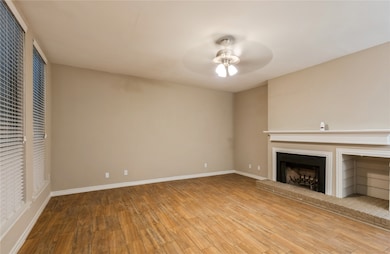 5750 Phoenix Dr unit 27, Dallas, TX 75231 - photo 2