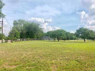 7920 W Montgomery Rd, Houston, TX 77088 - photo 2