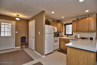 109 Cub Path, Pocono Pines, PA 18350 - photo 4