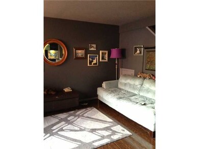 Living Room. 225C High St