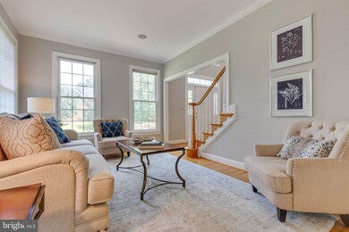 9620 Chathams Ford Dr, Vienna, VA 22182 - photo 6