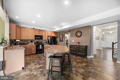 1121 Sassafras Cir, Eldersburg, MD 21784 - photo 5