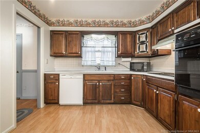 128 Edgemont Dr, New Albany, IN 47150 - photo 5