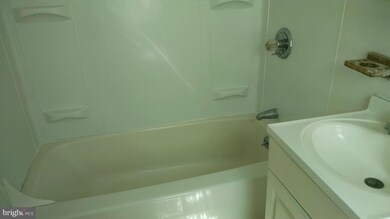 807 Hollins St unit 3, Baltimore, MD 21201 - photo 3