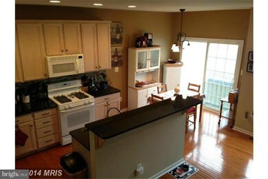 25816 Kirkwood Square, Chantilly, VA 20152 - photo 2