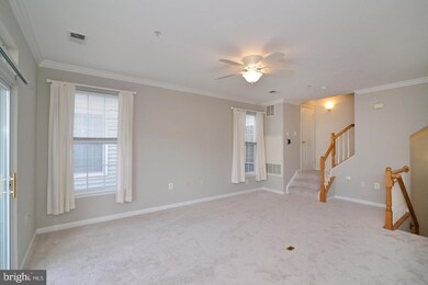 13113 Marcey Creek Rd, Herndon, VA 20171 - photo 5