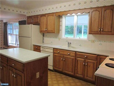 548 Valley Brook Dr, Lansdale, PA 19446 - photo 7