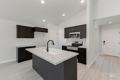 2128 N 7th St E, Mountain Home, ID 83647 - photo 3