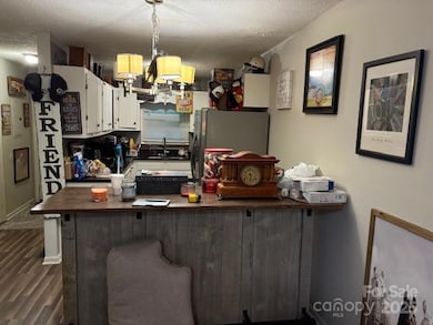 7868 Kinglet Rd, Connellys Springs, NC 28612 - photo 4