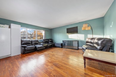 40-25 221st St, Bayside, NY 11361 - photo 4