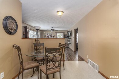 736 Westerfield Rd, Davenport, IA 52806 - photo 7