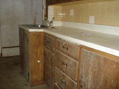 632 SW High Ave, Topeka, KS 66606 - photo 5