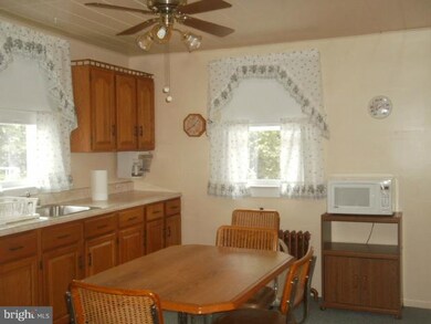 132 Hazel Ave, Halethorpe, MD 21227 - photo 7