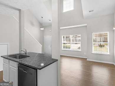 556 Maggie Ln, Jonesboro, GA 30238 - photo 5