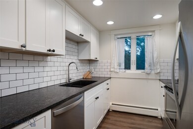 Updated Kitchen, granite counters