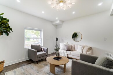 554 Kelton Ave, Columbus, OH 43205 - photo 6