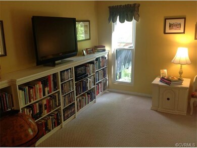 Wall shelving unit