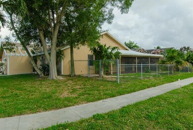 9240 Edgemont Ln, Boca Raton, FL 33434 - photo 6