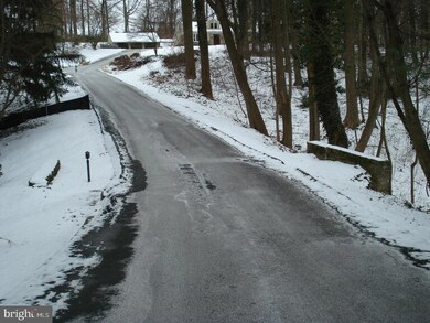 941 Academy Ln, Bryn Mawr, PA 19010 - photo 5