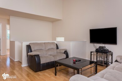 Living Room  4042-FULL