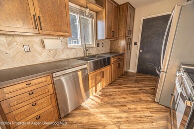 816 Steele St, Craig, CO 81625 - photo 4