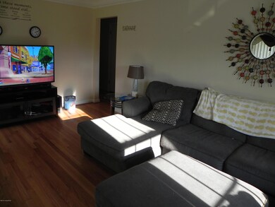 6018 Apex Dr, Louisville, KY 40219 - photo 5