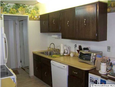 4 Pine Cluster Cir unit E, Manalapan, NJ 07726 - photo 3